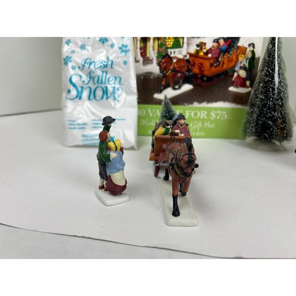 Department 56 New England Village Sawyer Family Tree Farm set 2004 - Picture 5 of 15